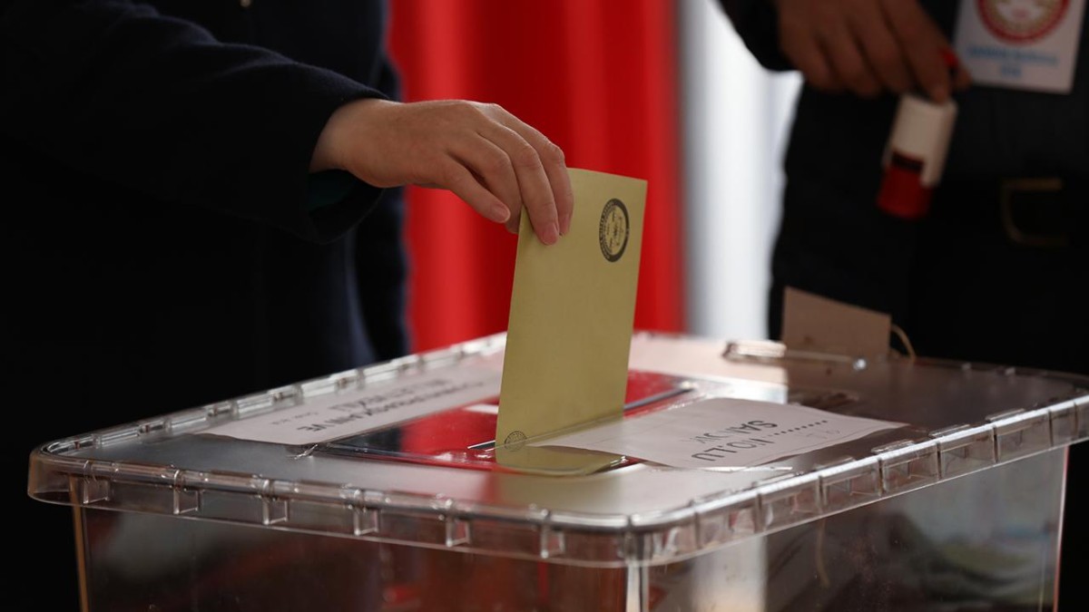 Yerel seçimlerde 32 il için oy verme saatlerinde değişikliğe gidildi