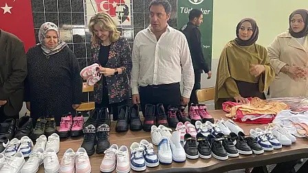 Ağrı Şeker Fabrikası Müdürü Kürşad Erdoğan’dan Bin Çocuğa Bayram Hediyesi